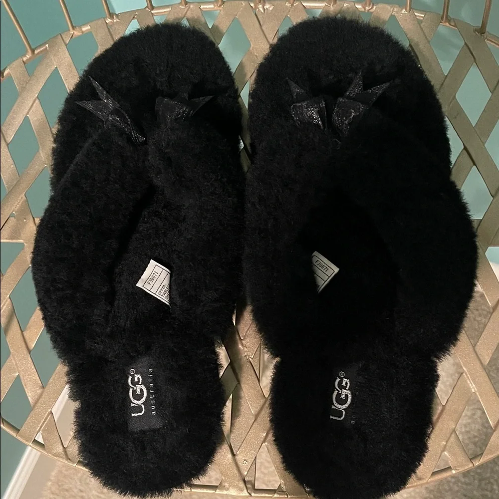 UGG Women's Flip Flop Slippers - Picture 2 of 10